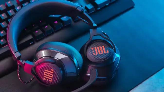 JBL Quantum 600 Giveaway