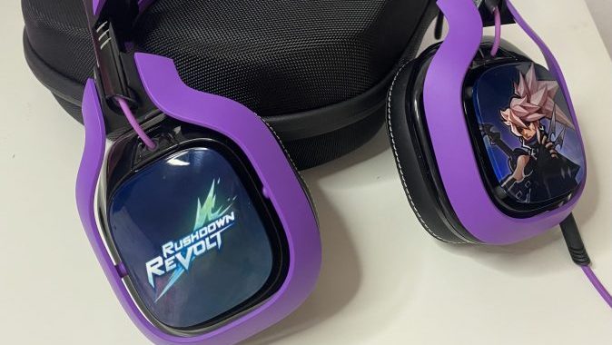 Custom Reina Astro Headset Giveaway